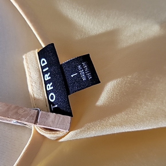 TORRID YELLOW TANK TOP EMBROIDERED EYELET CAMISOLE SLEEVELESS V NECK BLOUSE 1X - Picture 8 of 12